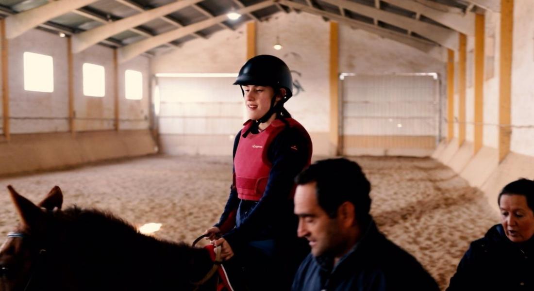 Cristina Landete, la primera deportista sordociega en competir a caballo en España