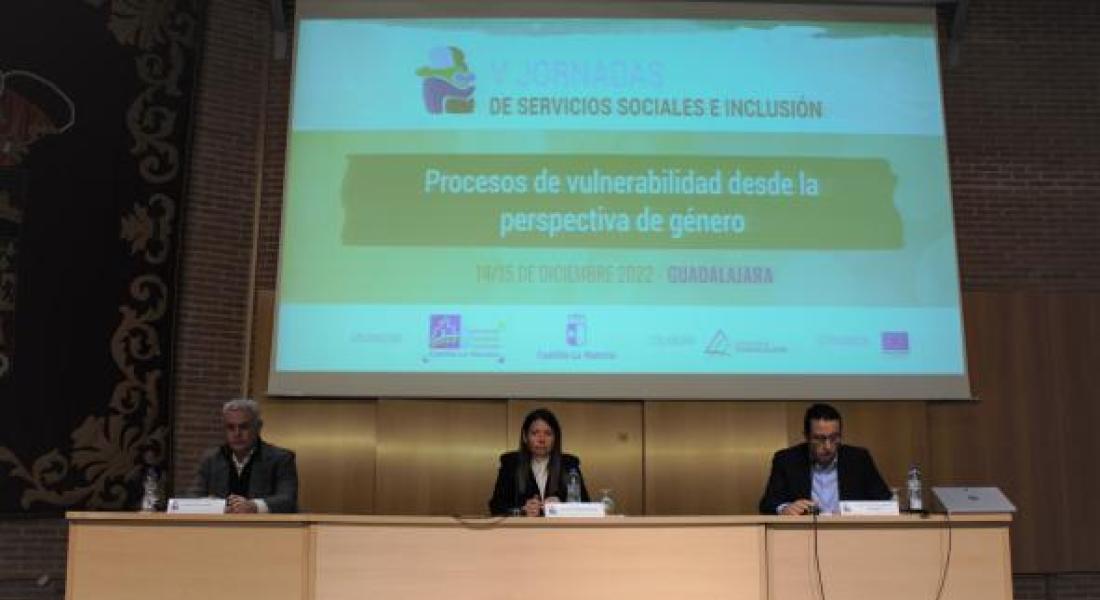 El Gobierno regional analiza las situaciones de vulnerabilidad social desde la perspectiva de género en la intervención de los servicios sociales