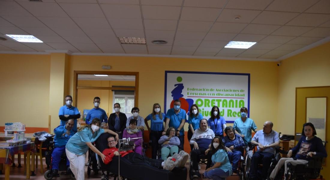Caixabank realiza la actividad de voluntariado en su Semana Social en el Centro de Atención a Personas con Discapacidad Física “Vicente Aranda” de Oretania CR
